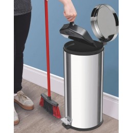 Lixeira com Pedal em Aço Inox com Acabamento Polido e Balde Interno 30 L - Tramontina